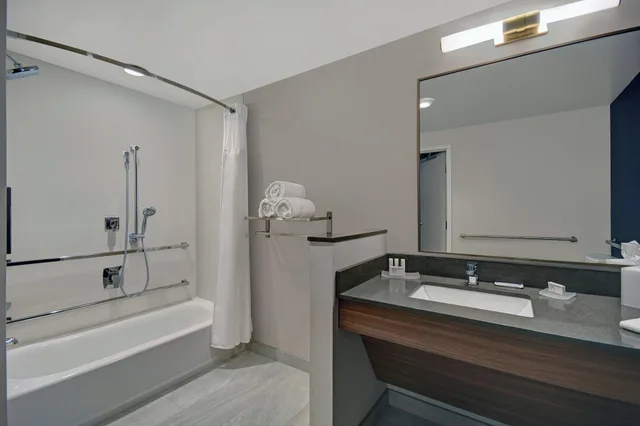suite, multiple beds، Fairfield Inn & Suites by Marriott Mansfield 5/7