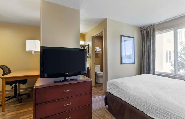 Studio, Queen Bed, Extended Stay America - Denver - Aurora North 4/9