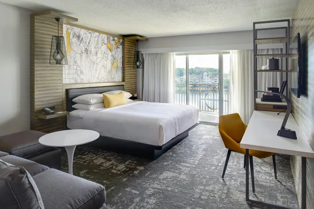 غرفة بإطلالة على البحيرة، Marriott Indianapolis North 2/4