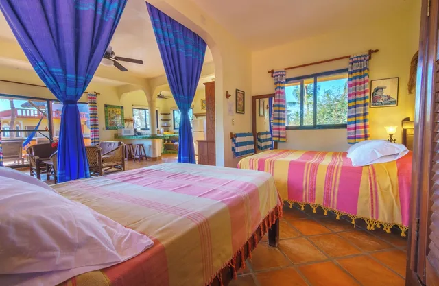 شقة بسريرين كوين بإطلالة على البحر مع أريكة، Casamar Suites 2/7