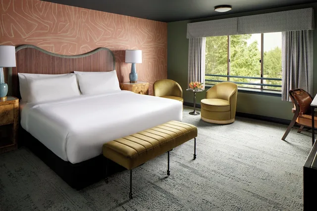 West, King Bed، The Marcus Whitman Hotel And Conference Center 1/2
