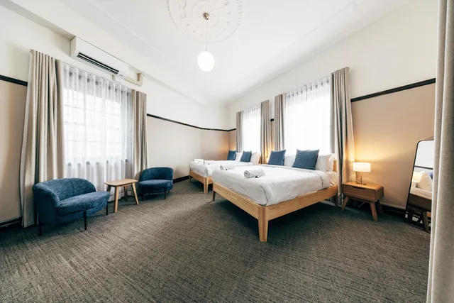 غرفة بسريرين كوين، Strathfield Hotel 1/10