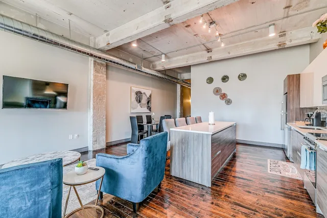 3 Bedrooms, Premium, Apartment, 1 King and 2 Queen Beds, City View, 2 Bathrooms، Luxury Downtown Dallas Stay by Amyfinehouse 7/10