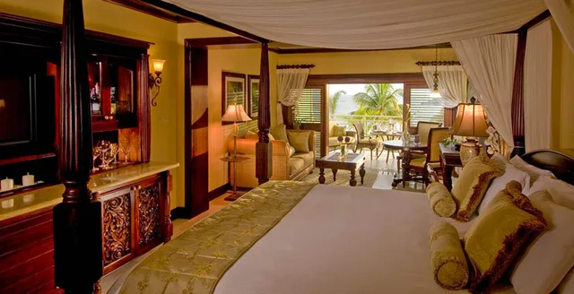 1 Bedroom, Sundown, Penthouse, Suite, Beach Front, Butler، Sandals Negril - Adults Only 2/3