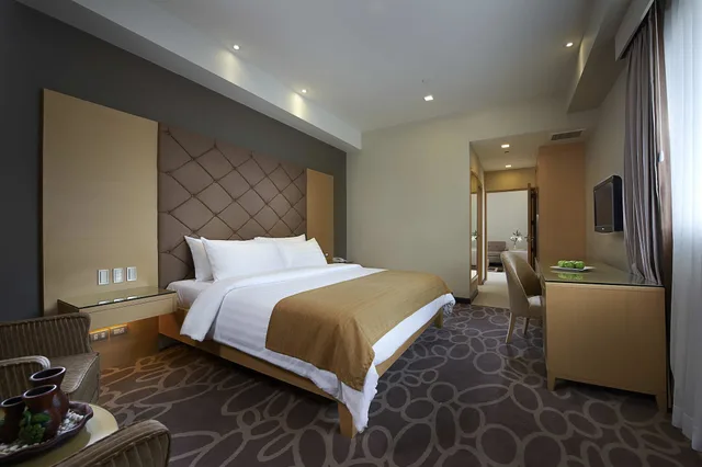 استوديو بريميير بسرير كينج، Berjaya Makati Hotel 2/4