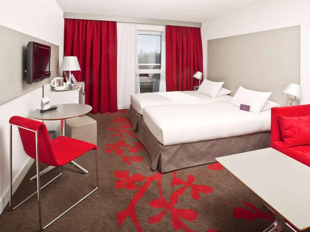 غرفة كلاسيكية بسرير مزدوج أو سريرين منفصلين مع أريكة، Mercure Tours Nord 3/8