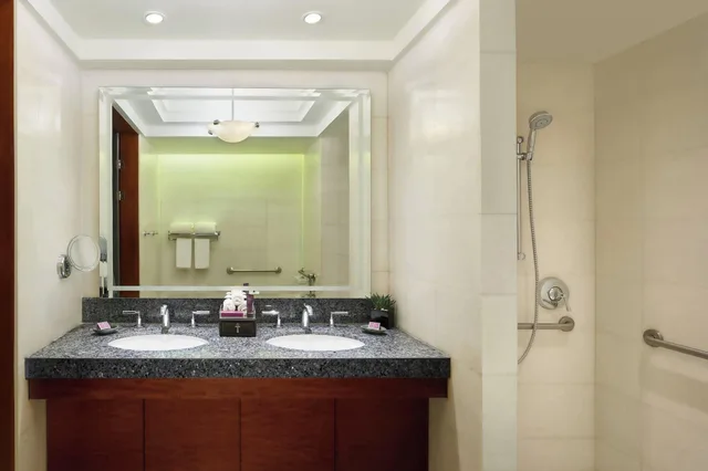 غرفة كلوب بسرير مزدوج، The Nile Ritz-Carlton, Cairo 5/8
