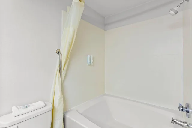 غرفة بسرير كينج بجاكوزي، Quality Inn Rochester South 9/10