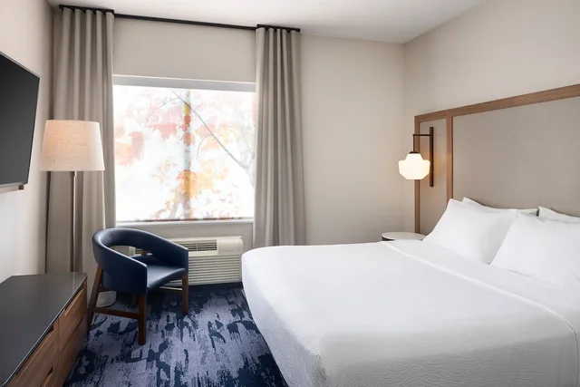 جناح بسرير كينج وسريرين كوين بغرفة نوم واحدة، Fairfield Inn & Suites West Kelowna 1/4