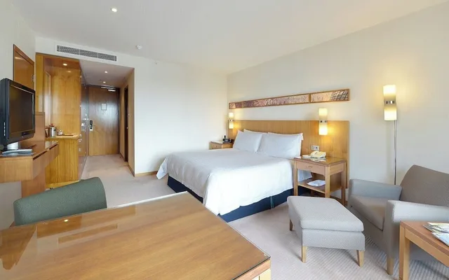 غرفة بريميير بسرير كينج، Vignette Collection Canary Riverside Plaza London by IHG 2/6