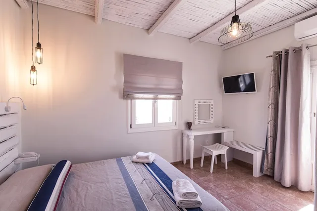 غرفة سوبيريور بسرير كوين بإطلالة جزئية على البحر، Villa Ilias 2/8