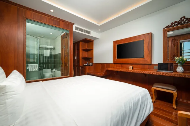 Superior, Double Bed, Monalisa Luxury Hotel 2/4