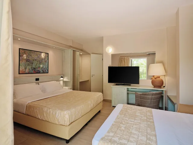 غرفة ثلاثية قياسية، Acacia Resort 2/3