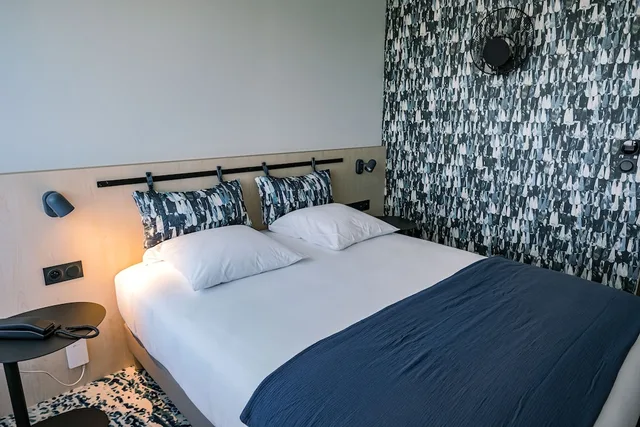 غرفة كومفورت بسرير مزدوج بإطلالة على البحيرة، ibis Styles Bordeaux Lac Bruges 7/10