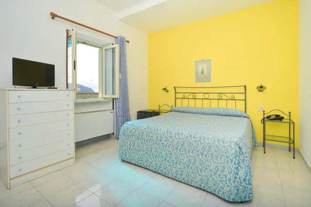 Room, Double Bed, Balcony, HOTEL CELESTE 2/5