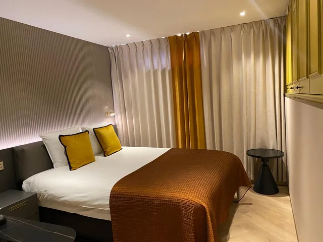 Semi Basement, Double Bed، HAMPSHIRE BOUTIQUE HOTEL SEBASTIANS 1/4