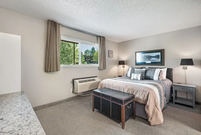 Traditional, Suite, 1 Queen and 1 Murphy Bed, Queen Murphy Bed، Bend Riverside Inn &amp; Suites 2/10