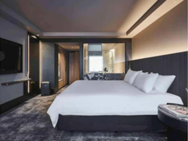 Deluxe, Executive, King Bed, Club Lounge Access, High Floor, Pullman East Melbourne 4/10