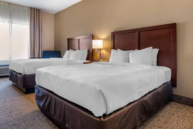 غرفة بسريرين كوين لذوي الإعاقة، Comfort Inn & Suites Clinton - Jackson West 1/4
