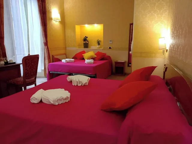 غرفة ديلوكس رباعية بسرير مزدوج وسريرين منفصلين، AMADEUS HOTEL ROME 3/5