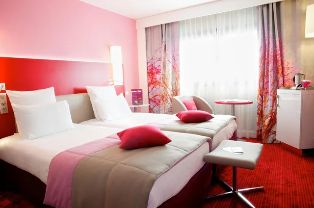 غرفة سوبيريور بسرير فردي مع أريكة، Hotel Mercure Paris Montmartre Sacre-Coeur 1/5