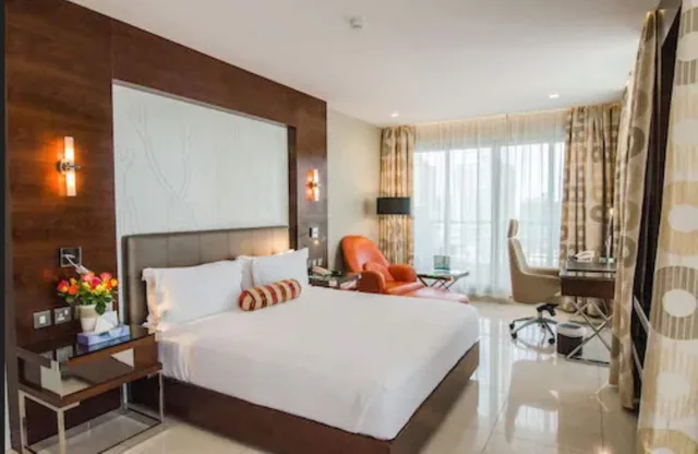 غرفة ديلوكس بسرير مزدوج بشرفة، Harbour View Suites 2/2