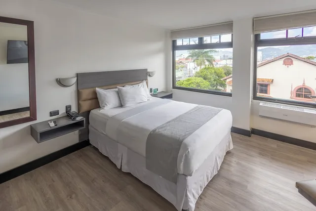Room, Queen Bed, Accessible, Parque Del Lago Hotel 5/9