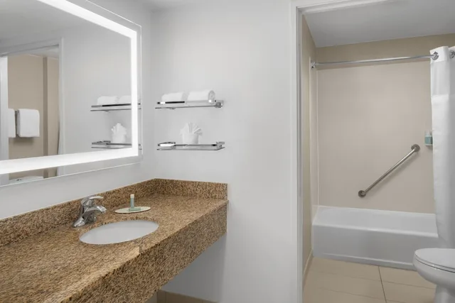 استوديو بسرير كينج مع أريكة لذوي الإعاقة، Residence Inn By Marriott Santa Clarita Valencia 2/3