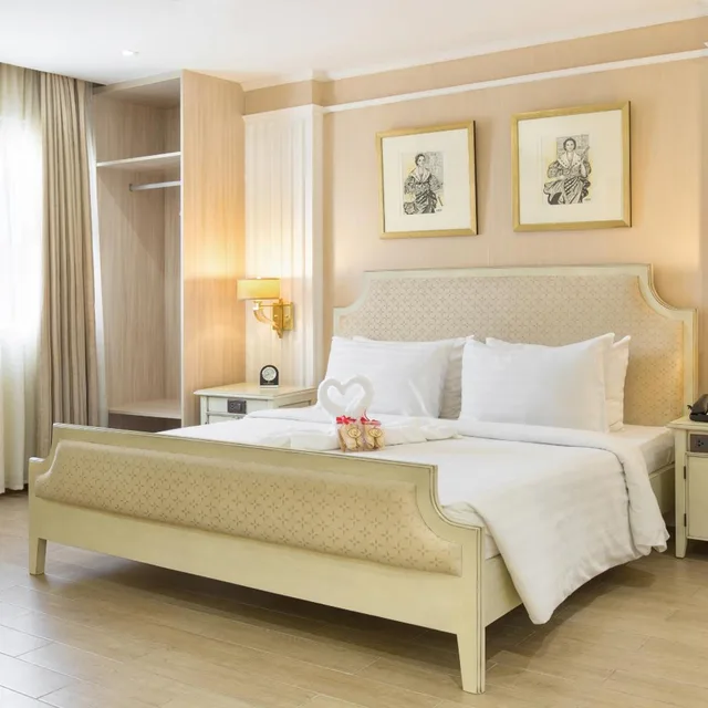 Prince, Gold، Golden Prince Hotel And Suites 8/10