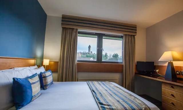 غرفة مفردة بسرير كينج، Stirling Court Hotel 1/2