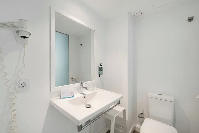 غرفة أساسية بسريرين منفصلين، WelikeHotel Triton beach 6/8
