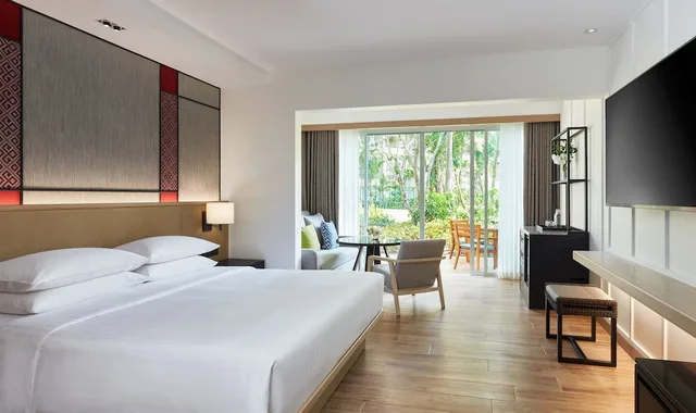 1 King Deluxe with Club Access, Hyatt Regency Hua Hin 1/4