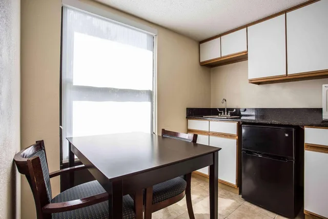 جناح بسرير كينج، Quality Inn Union US Hwy 176 2/2