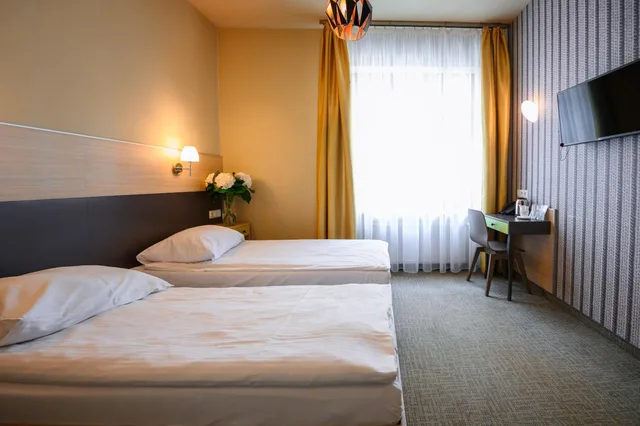غرفة بسرير مزدوج بحمام خاص، HOTEL KAZIMIERZ III 5/10