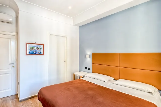 Standard, King Bed, B And B Giacomino 2/3