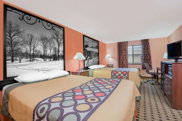 غرفة بسريرين مزدوجين، Super 8 By Wyndham Shelbyville 2/4
