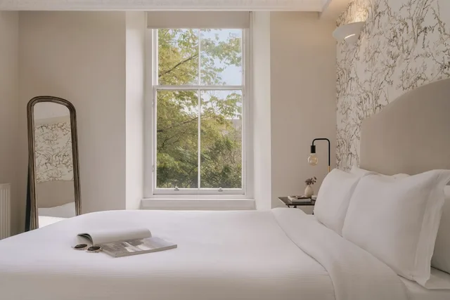 جناح بسرير مزدوج بإطلالة على الحديقة بغرفة نوم واحدة، Sonder Royal Garden Apartments 2/3