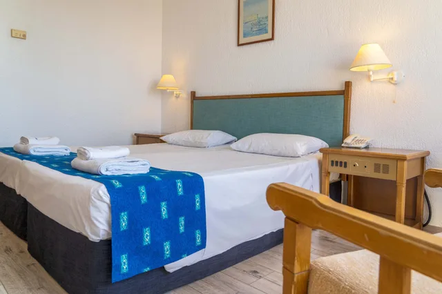 Twin Room, Paphos Gardens Holiday Resort 2/7