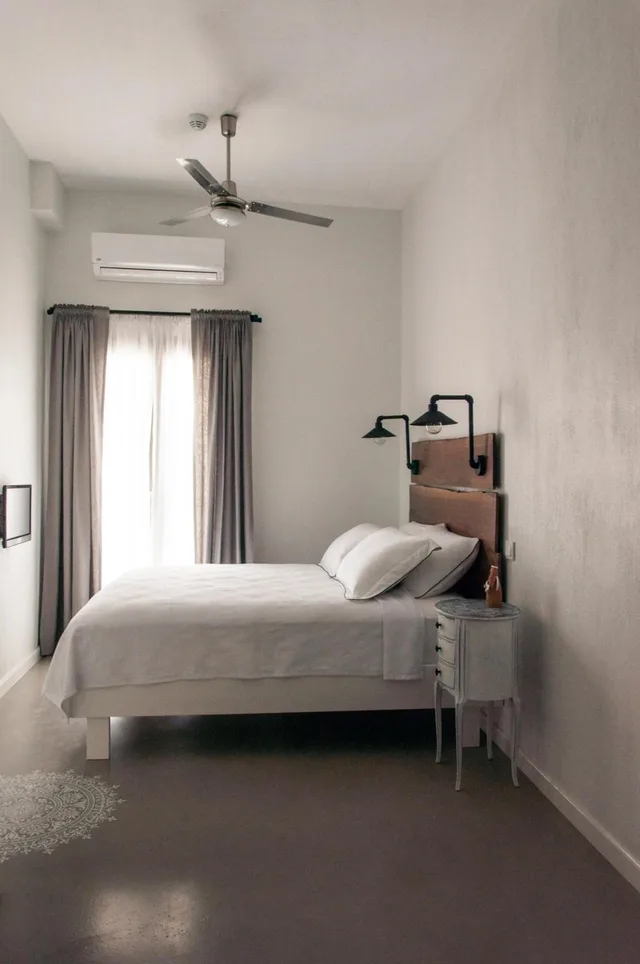 غرفة بسرير مزدوج بإطلالة على الحديقة، Sakula Otel 1/6