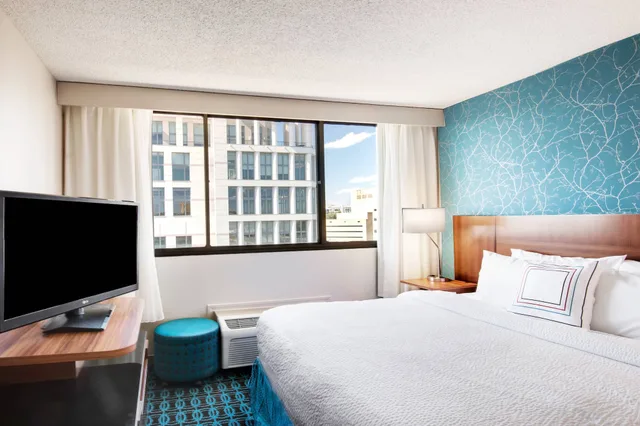 استوديو بسرير كينج مع أريكة، Fairfield Inn Suites By Marriott Charlotte Uptown 1/3