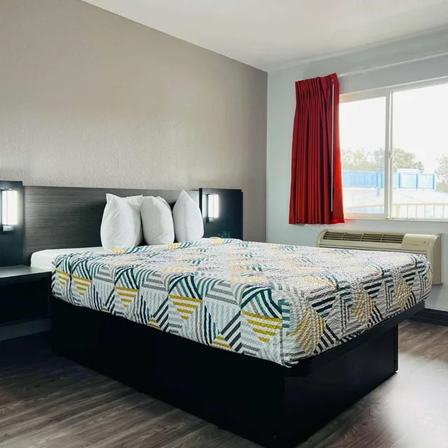 غرفة بسرير كوين، Motel6 La Mesa, CA - San Diego 3/8