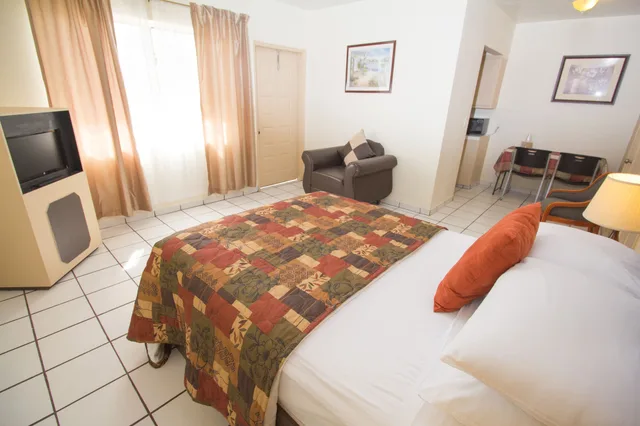 جناح عائلي بسريرين مزدوجين، Parkway Inn Airport Motel 1/9