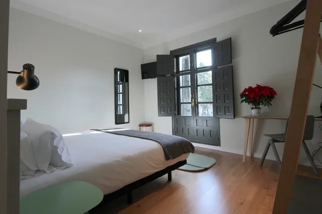 غرفة سوبيريور بسرير مزدوج، Hostel Complutum 1/2