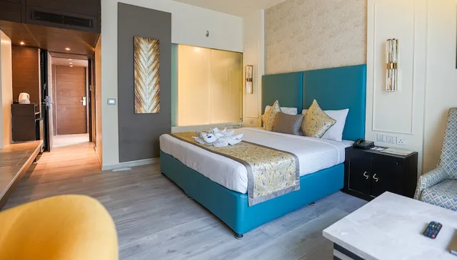 غرفة بريميوم بسريرين منفصلين، Barsana Hotel And Resort 3/5
