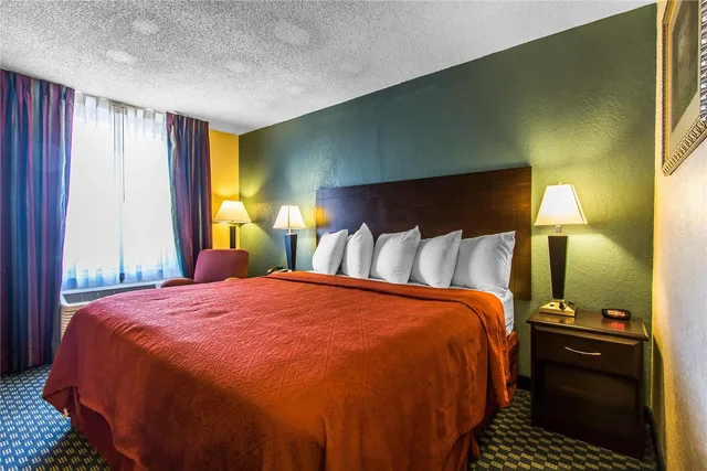 غرفة بسرير كينج للمدخنين، Quality Inn Duncan HWY 81 3/3