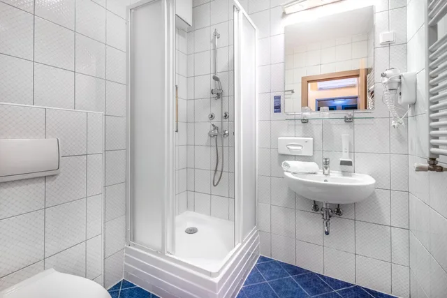 جناح بسرير كوين، Corvin Hotel Budapest Corvin and Sissi Wing 2/2
