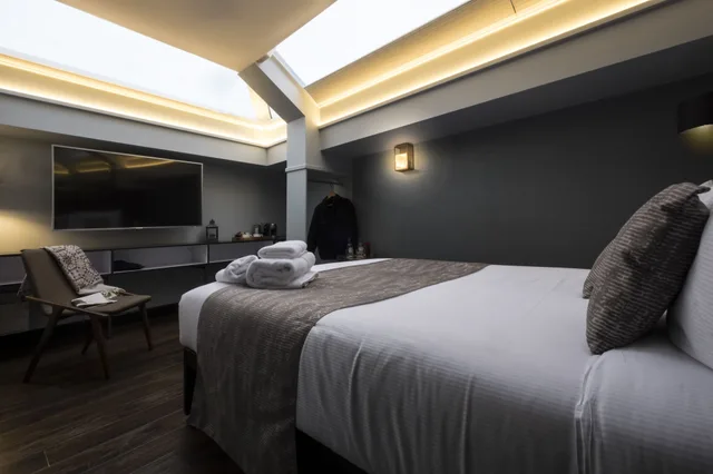 غرفة سوبيريور بسرير كوين، Camden Enterprise Hotel 1/6