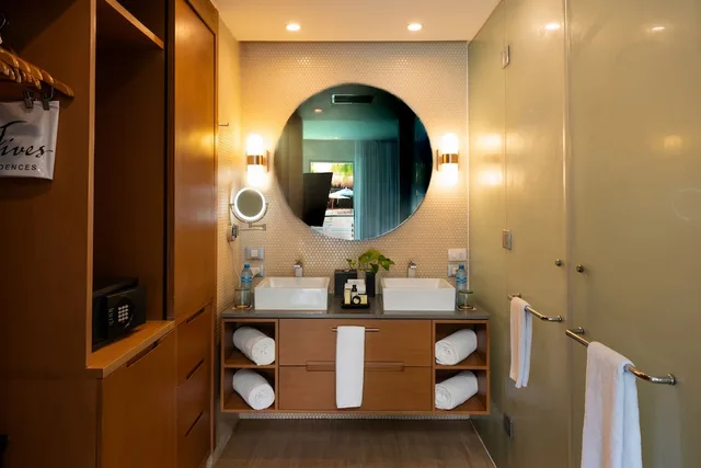 1 Bedroom, Swim Up, Suite, King Bed، The Fives Beach Hotel - A la Carte All Inclusive 3/4