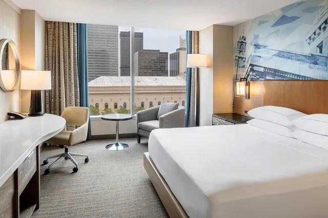 Premium, King Bed, High Floor, Accessible, Hilton Cleveland Downtown 5/10