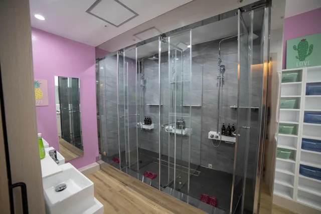 سكن مشترك بسريرين للنساء، Calistar Hotel 10/10